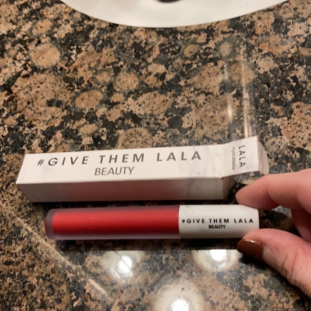 # Give Them Lala Hydromatte